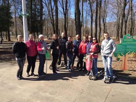 14 апреля на территории городского парка Мира состоялся большой субботник.