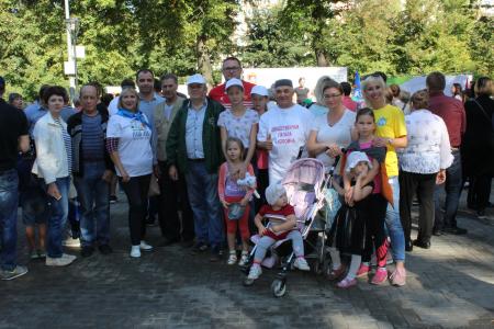 Общественники в сквере «Окский» сажали деревья