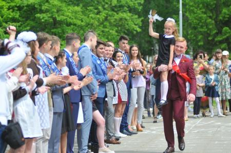 Поздравление Главы Коломенского городского округа Дениса Лебедева с праздником «Последнего звонка»