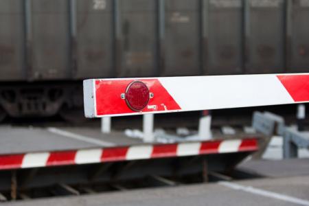 Ограничение движения через железнодорожный переезд