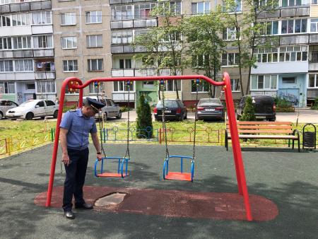 Баженов: В 9 муниципалитетах Подмосковья за неделю благодаря Госадмтехнадзору устранены нарушения на детских площадках