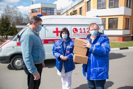 Глава округа передал на коломенскую подстанцию скорой помощи дополнительные наборы защитных масок