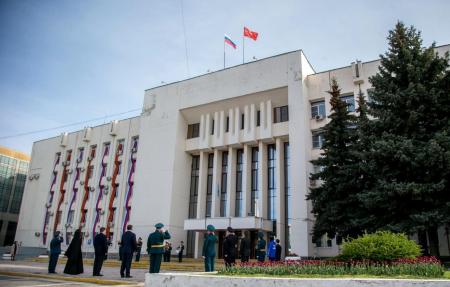 Над администрацией Коломенского округа подняли Знамя Победы