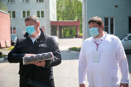 Глава округа поздравил медсестер с профессиональным праздником