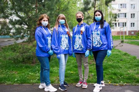 Волонтеры Победы поздравляют коломенских ветеранов с наступающим праздником