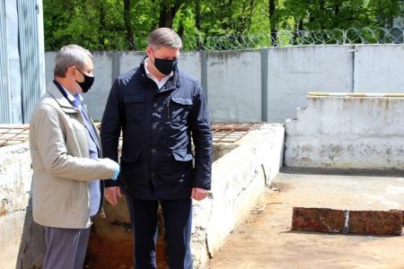 Безопасное расстояние и масочный режим. Как работает предприятие «Тепло Коломны» проверил глава округа