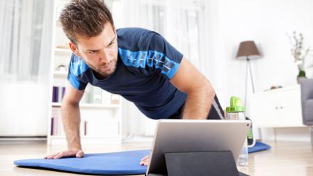 «Живу спортом» начинает групповые тренировки в Zoom