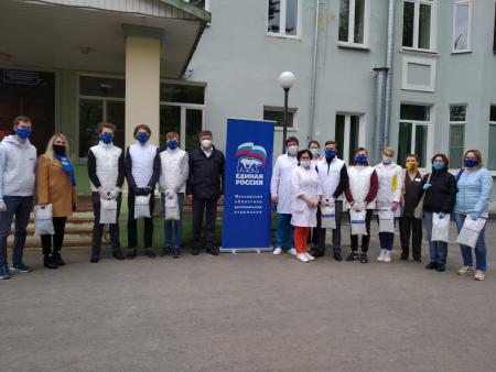 «Единая Россия» проводит акцию «Спасибо врачам!»