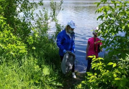 «Единая Россия» проводит акции в День экологии