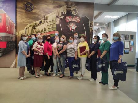 На Коломенском заводе поздравили медиков с прошедшим праздником