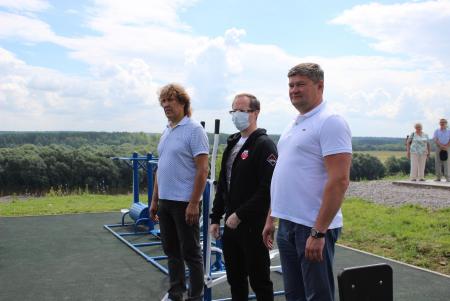 В Колычево открыли новую площадку для занятий воркаутом