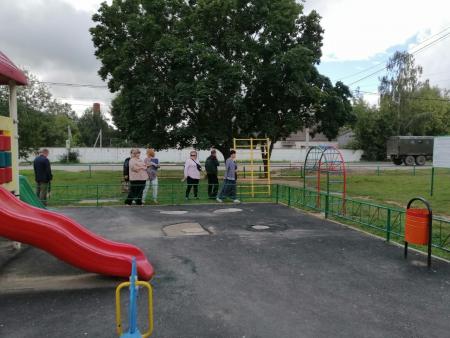 В поселке Индустрия провели инспекционный обход территории