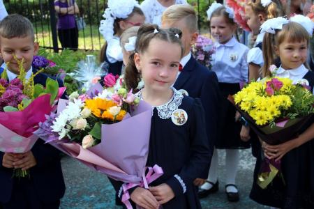 Денис Лебедев поздравил школьников и педагогов с началом учебного года