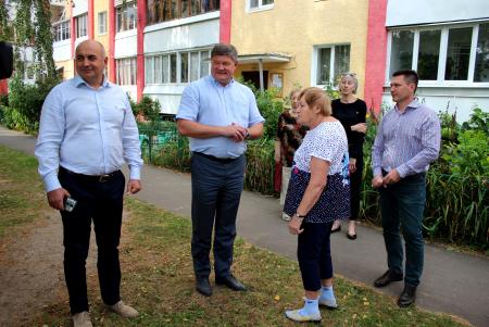 По просьбе жителей детскую площадку в одном из дворов на ул. Буфеева благоустроили