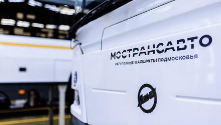 Более 130 автобусов Мострансавто укомплектовали новыми шинами с логотипом предприятия