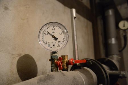 Коломенские коммунальные службы поэтапно запускают системы центрального отопления в многоквартирных домах