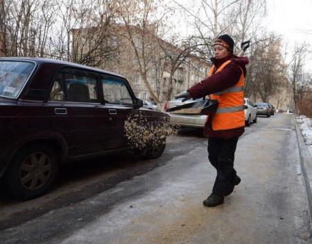 Денис Лебедев попросил жителей быть осторожнее из-за последствий ледяного дождя и мокрого снега