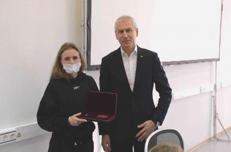 Министр спорта России вручил федеральные награды спортсменам и тренерам в Коломне