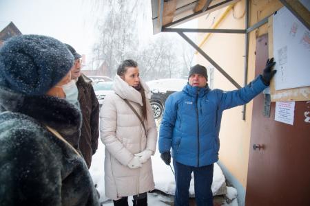 Жителям домов по улицам Полянской и Толстого представили проект комплексного благоустройства двора