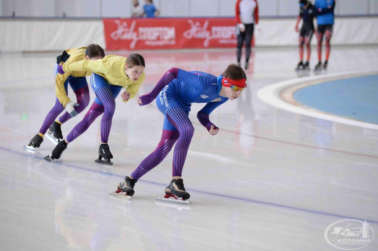 Спорт в ноябре. Конькобежный спорт Коломна. Конькобежный спорт 1877. Конькобежный спорт Валерия Радайкина. Родион Антипин Коломна конькобежный спорт.