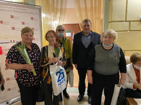 Сотрудники компании «СОМЭКС» поздравили коломенских пенсионеров