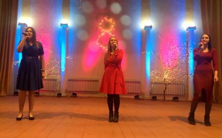 В честь первого весеннего праздника в учреждениях культуры Озёр прошли мероприятия, посвящённые 8 марта