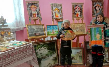 Выставка рисунков и декоративно-прикладного творчесва состоялась в СДК «Озёры»