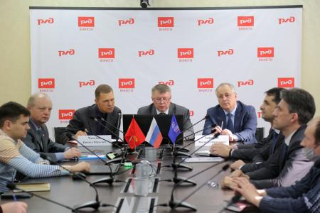 На коломенском предприятии АО «ВНИКТИ» побывал первый зампред Мособлдумы Никита Чаплин