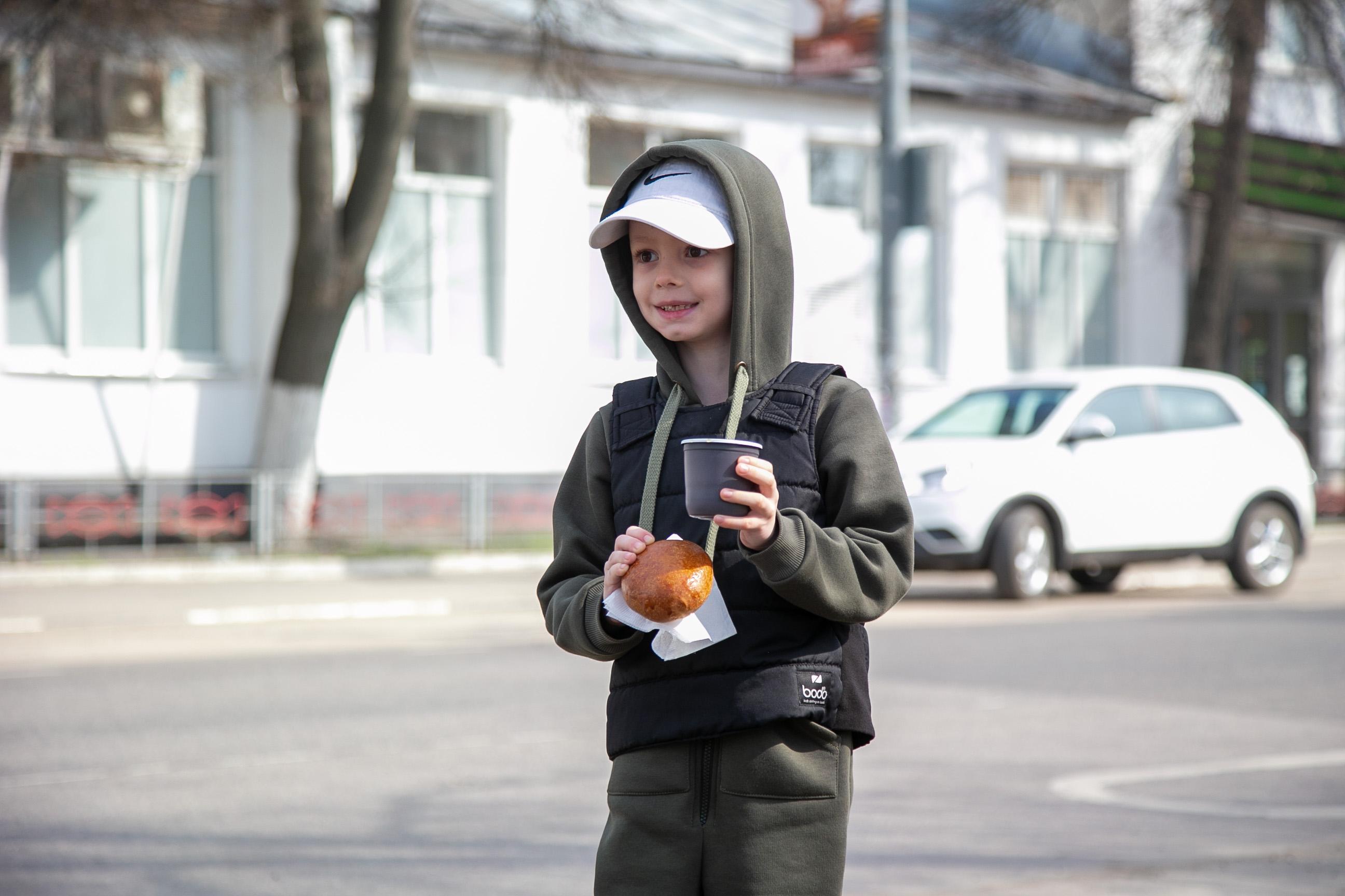 Новости озов. Коломна улица с людьми.