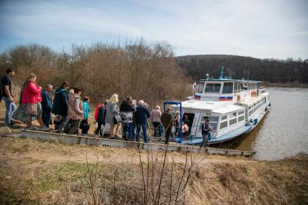 Глава округа проверил организацию переправы на Оке в Озерах