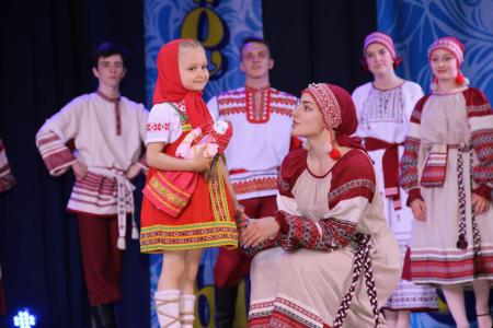 50 лет творческой жизни отметил «Детский хореографический ансамбль «Ровесник» из Озёр