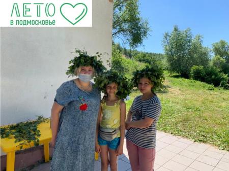 Праздник Троицы встретили в Озёрах игровой программой