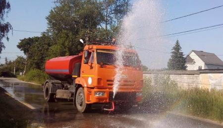 В Коломне из-за сильной жары приступили к аэрации воздуха и поливке дорожной сети