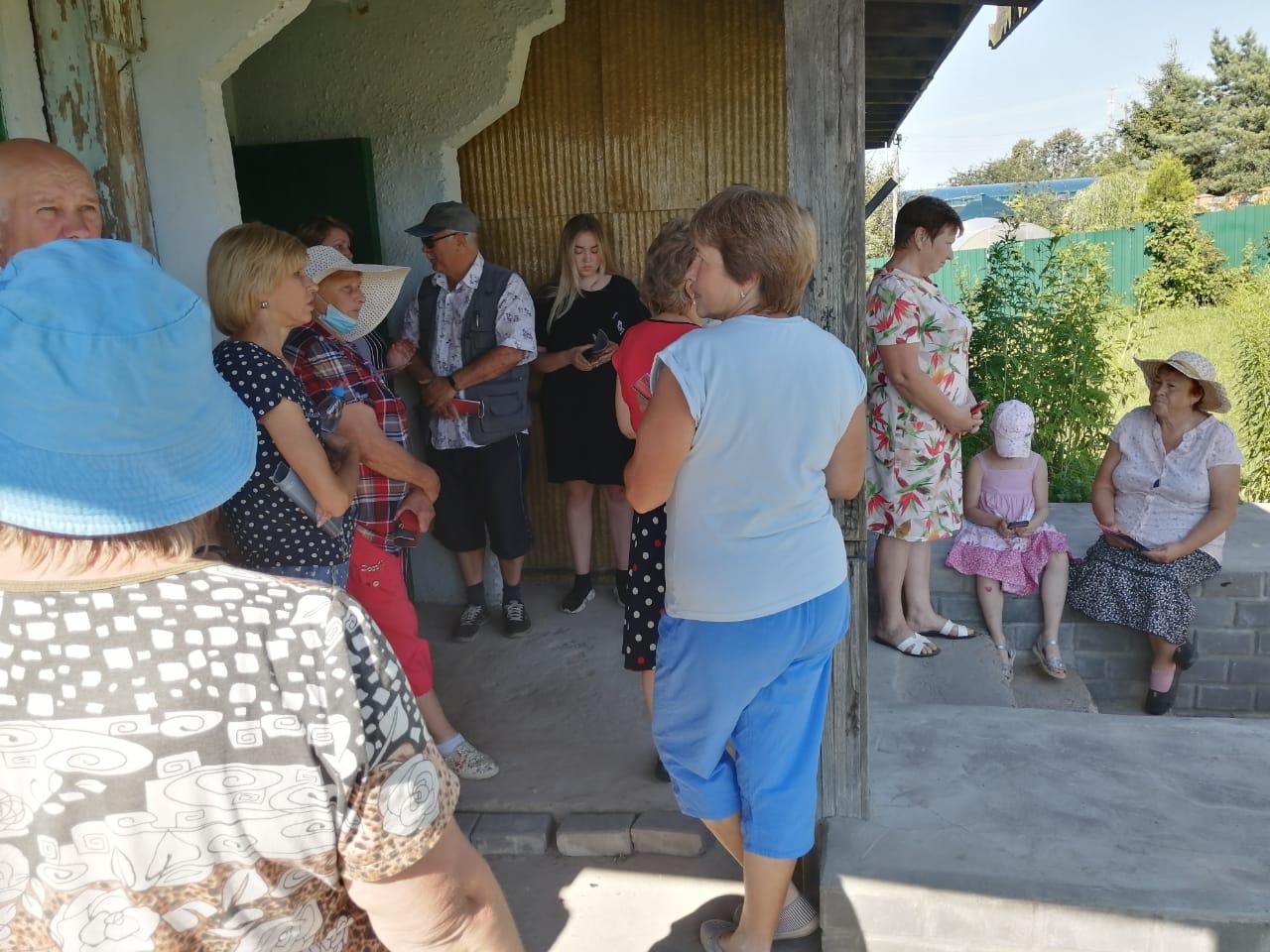 Сел встречи. Деревенские жители. Деревня жителей.