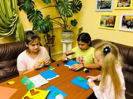 Мастер-класс по изготовлению праздничной открытки прошел в озёрском доме культуры