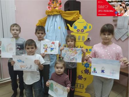 У кого елка краше? В Озёрах прошел конкурс детского рисунка