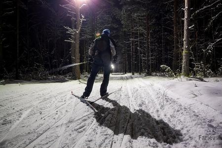 На лыжной трассе в Парке 50 лет Октября установили освещение