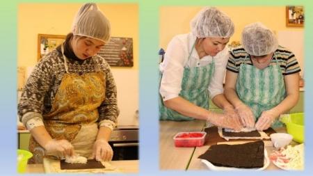 Озерчане из отделения социальной реабилитации попробовали себя в роли поваров – сушистов