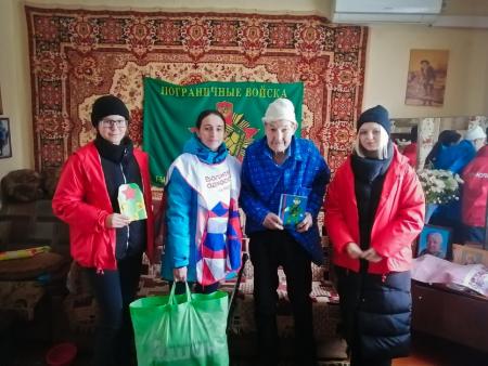 Акция «Согреем любовью» прошла в Озёрах