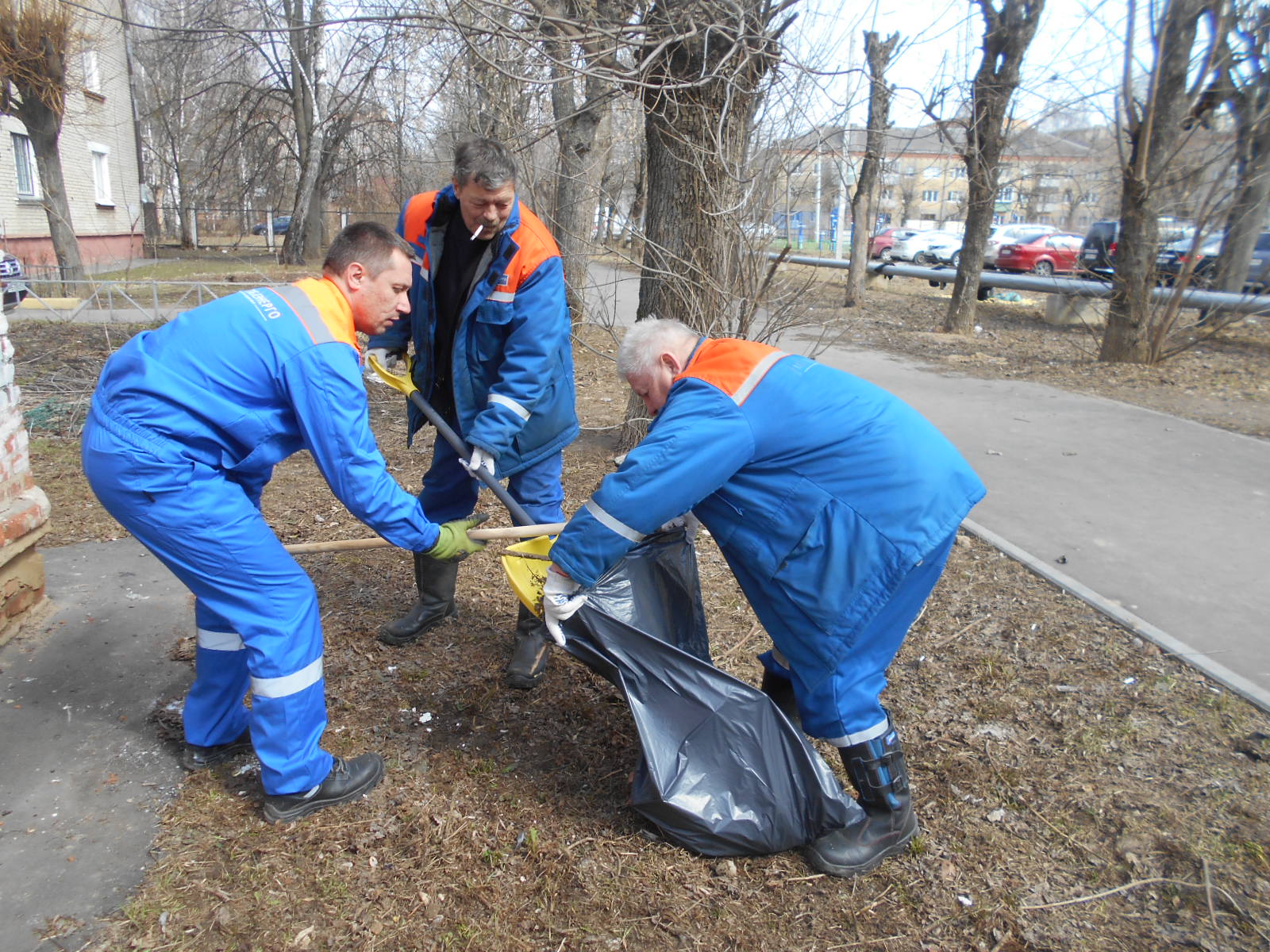 Коломна новости. Субботник по благоустройству территории. Субботники в Коломне. Мособлэнерго Коломна сотрудники. Субботник пост.