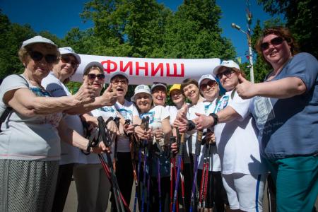 Коломенцы и озерчане старшего возраста присоединились к областному марафону северной ходьбы