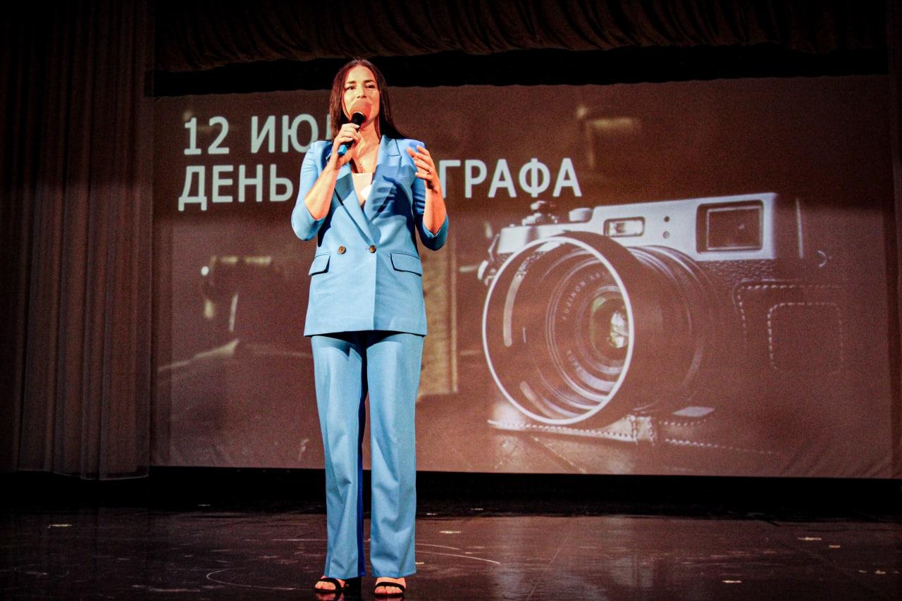 В Коломне открылась фотовыставка ко Дню фотографа