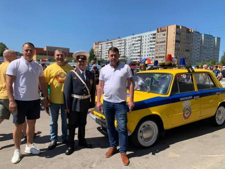 Выставка уникальных ретро автомобилей прошла в Озёрах