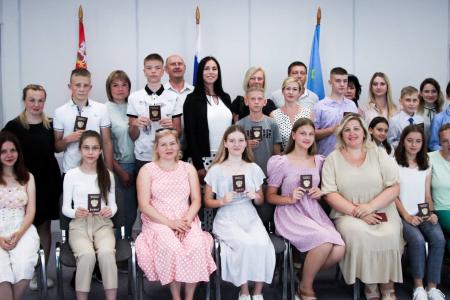 Ещё 12 юных коломенцев получили первые паспорта