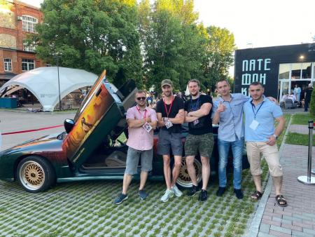 Автомобильная выставка, приуроченная к празднованию Дня молодежи