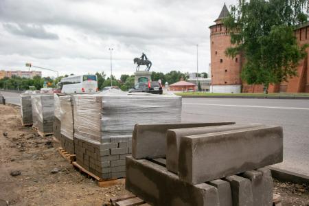 Масштабные работы по замене тротуаров и бордюров продолжаются в Коломне