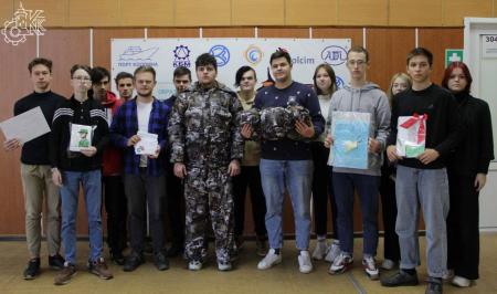 Коломенский колледж передал Луганской народной милиции гуманитарную помощь