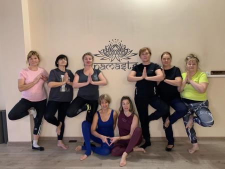 Участники губернаторского проекта «Активное Долголетие» города Коломна познакомились с «йогой в гамаках»