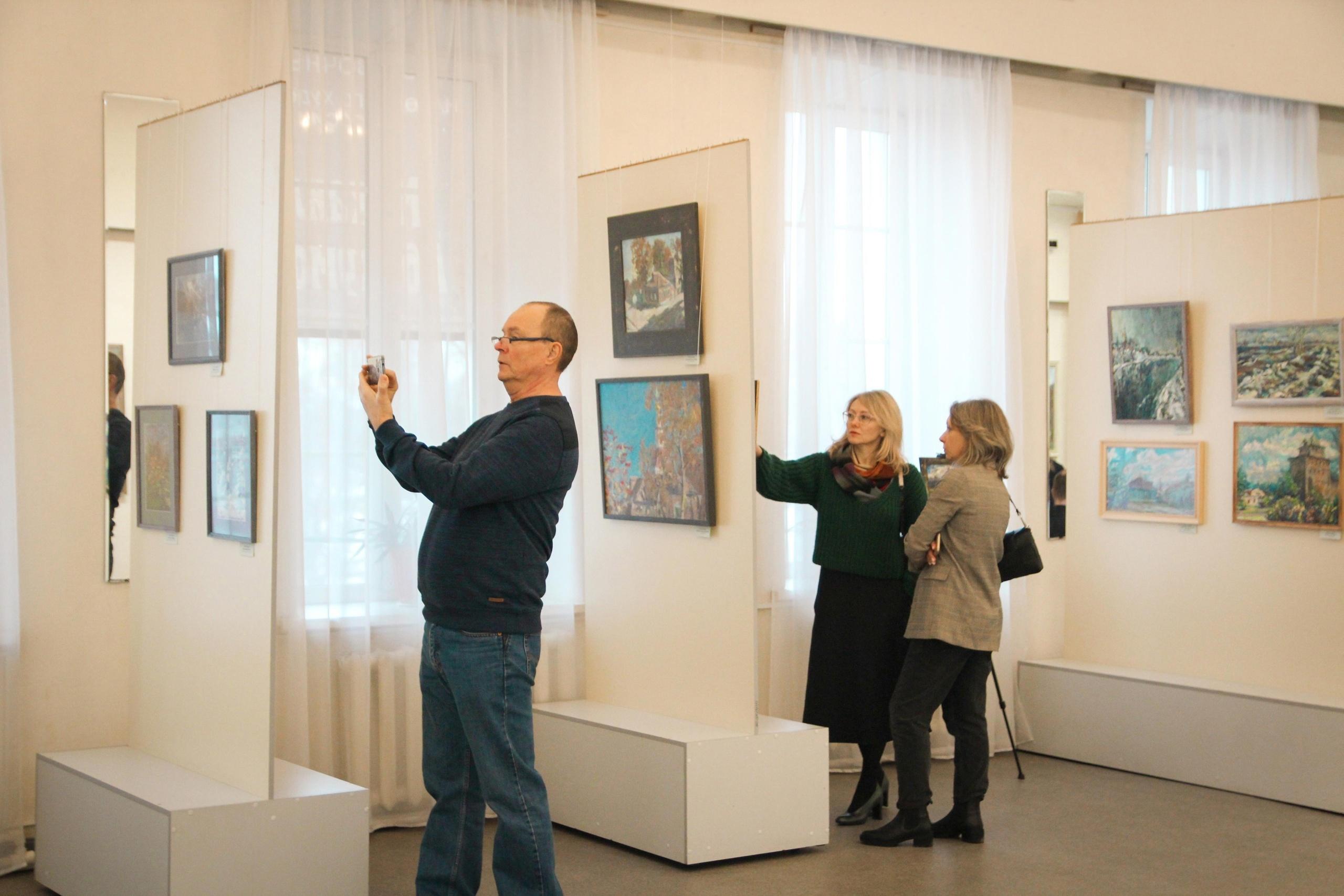 Большую выставку под названием «Вдохновлённые Коломной» открыли в картинной галерее «Дом Озерова»