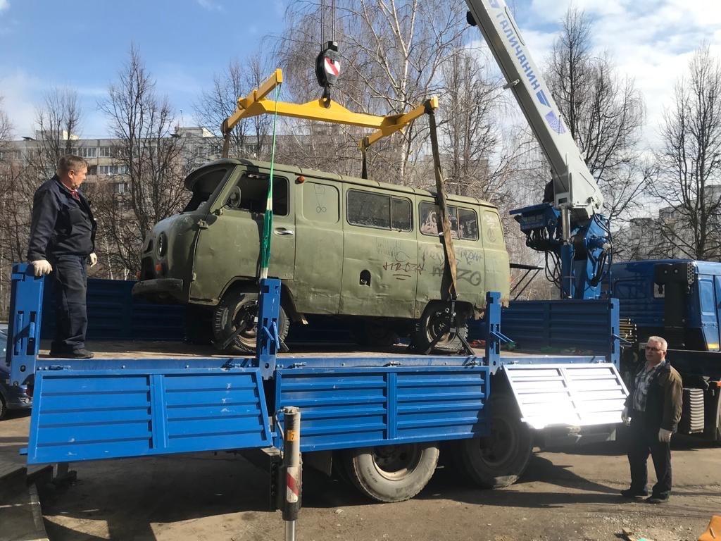 Как в Городском округе Коломна борются с брошенными во дворах автомобилями  | 07.04.2023 | Коломна - БезФормата